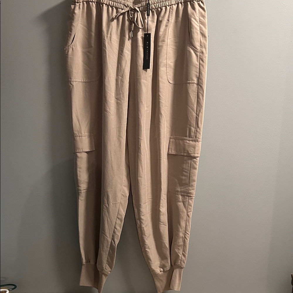 NWT Elie Tahari Tan Zuma Pants